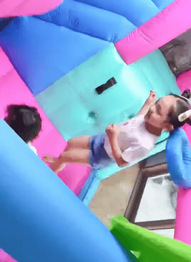 플라밍고 에어바운스 GIF 2